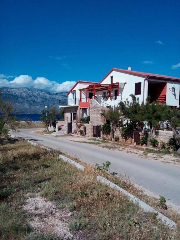 Apartments Leon Ražanac Exterior foto